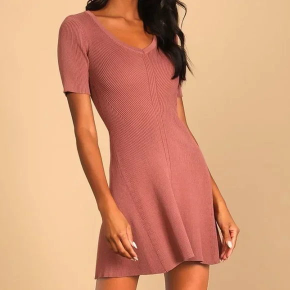 Mauve Ribbed Short Sleeve Skater Mini Dress | Color: Red | Size: S | Flirtyandfab's Closet